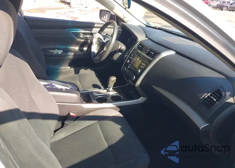 2015 Nissan Altima 2.5 S z USA, uszkodzony, nr VIN 1N4AL3AP5FN398526